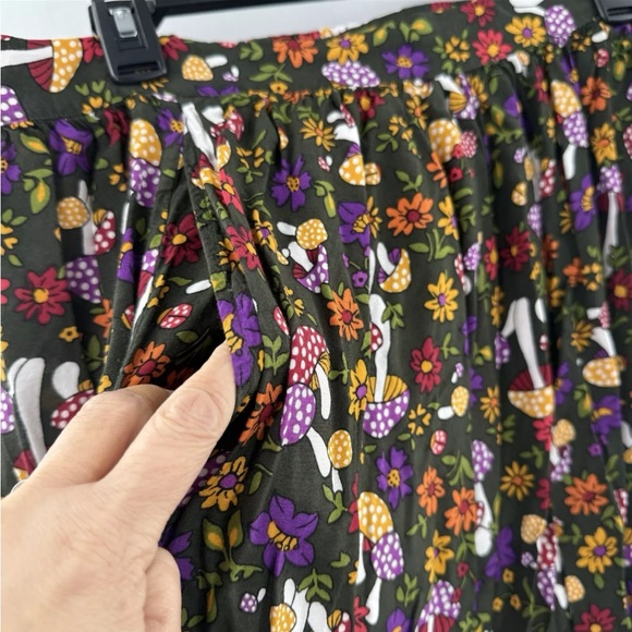 ModCloth More Than Charming Green Mushroom Skirt Rayon Blend Large W/pockets - Picture 3 of 13